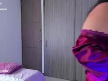 lunaahatzel webcam model stream image