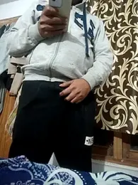 vardh033 webcam stripchat model stream image