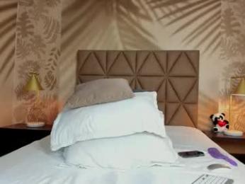 scarleett22 webcam model stream image