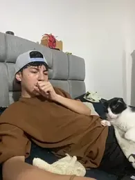 NaytonFreeman webcam model stream image