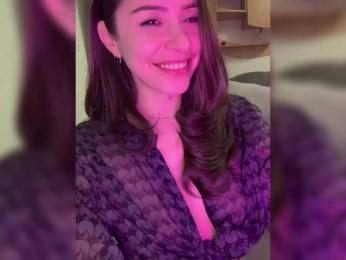 Amy-Lee webcam bongacams model stream image