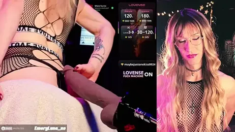 EmeryLune_xo webcam model stream image