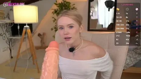 LexieLoree webcam stripchat model stream image