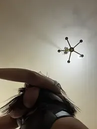 Almmaxxxx webcam model stream image