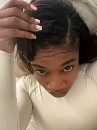 _yisela_ webcam model stream image