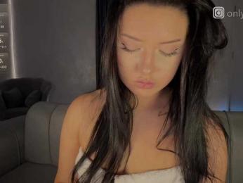 MENNDI webcam model stream image