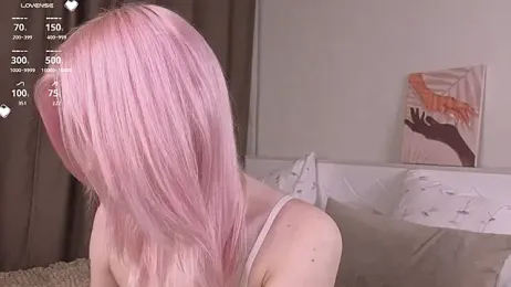 EdlaHewell webcam model stream image