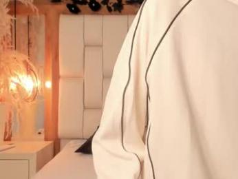 daphne_and_roger webcam model stream image