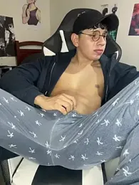 oppaboy webcam model stream image