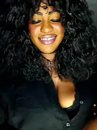 AmazonianMistress webcam model stream image