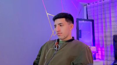 Un_Sluttyy webcam model stream image