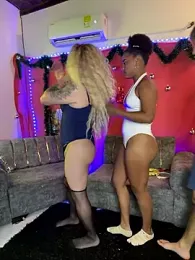 royalgirls_x webcam model stream image