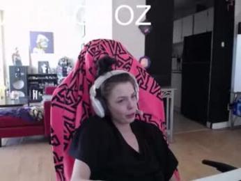 tinykylie webcam model stream image