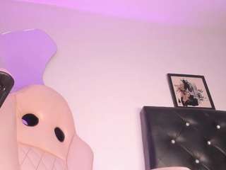 mia-royal webcam model stream image