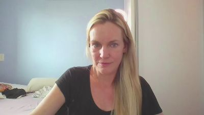 CrazyAnny1 webcam model stream image