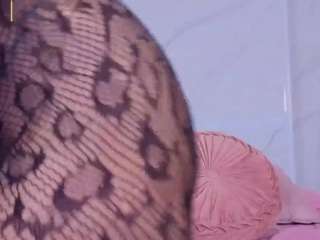 chlooee webcam model stream image