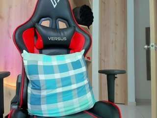 amandaseyfried19 webcam model stream image