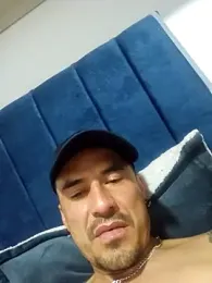 Iuver webcam model stream image