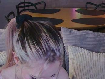 Lilalli webcam model stream image