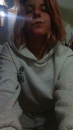 piccolaqueen webcam model stream image