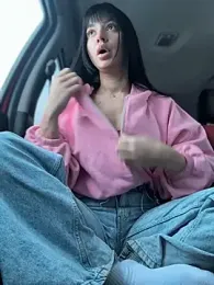 JulliaVegas webcam model stream image