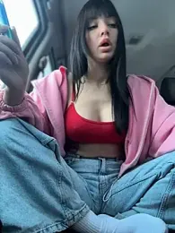 JulliaVegas webcam model stream image