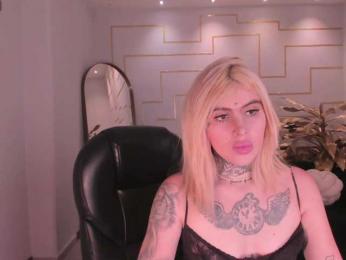 CarlaBrunni webcam model stream image