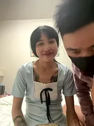 Yiqing8123 webcam model stream image