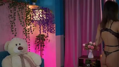 TheAyana webcam model stream image