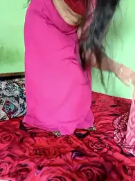 Pyasi111 webcam model stream image