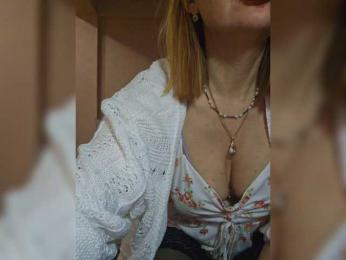 Pink-Lips webcam model stream image