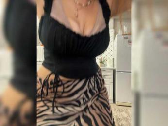 Pink-Lips webcam model stream image