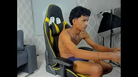 Boy_savoy webcam model stream image