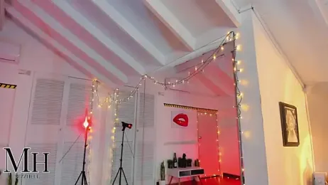 MizzHell webcam model stream image