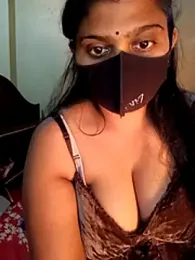 Reena_couple502 webcam model stream image