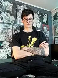 Loggan_donnelly webcam model stream image