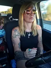 SheIsSomething webcam model stream image