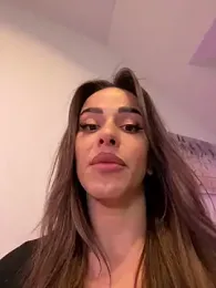 -Alisa webcam model stream image