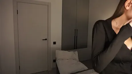 BrynnHolverson webcam model stream image