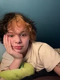 quwuinnie333 webcam stripchat model stream image