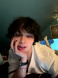 quwuinnie333 webcam model stream image