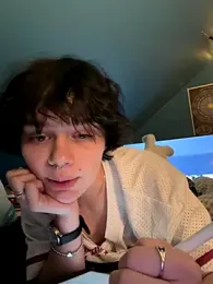 quwuinnie333 webcam model stream image