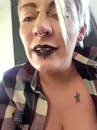 PinkTheHawk webcam model stream image