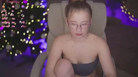 SilverrMoon webcam model stream image