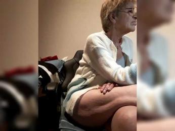 Reife-dame webcam bongacams model stream image