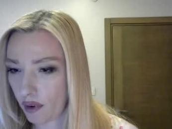 wild_silk_desire webcam model stream image