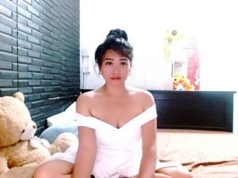 Rosselyn webcam bongacams model stream image