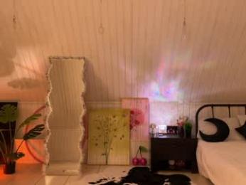 uwunikaa webcam model stream image