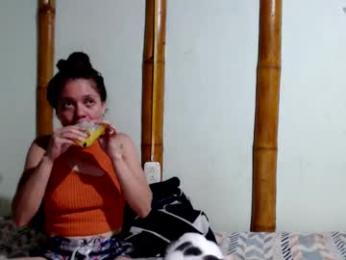 miahells webcam model stream image