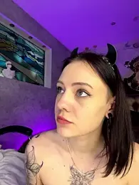 MeryWeaver webcam model stream image